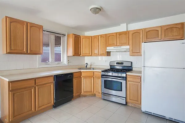 Rented by Nest Seekers International | media 8