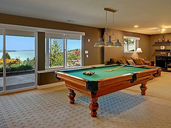 The large game room/wet bar.