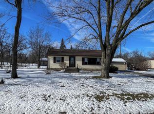 5361 S 28th St, Greenfield, WI 53221