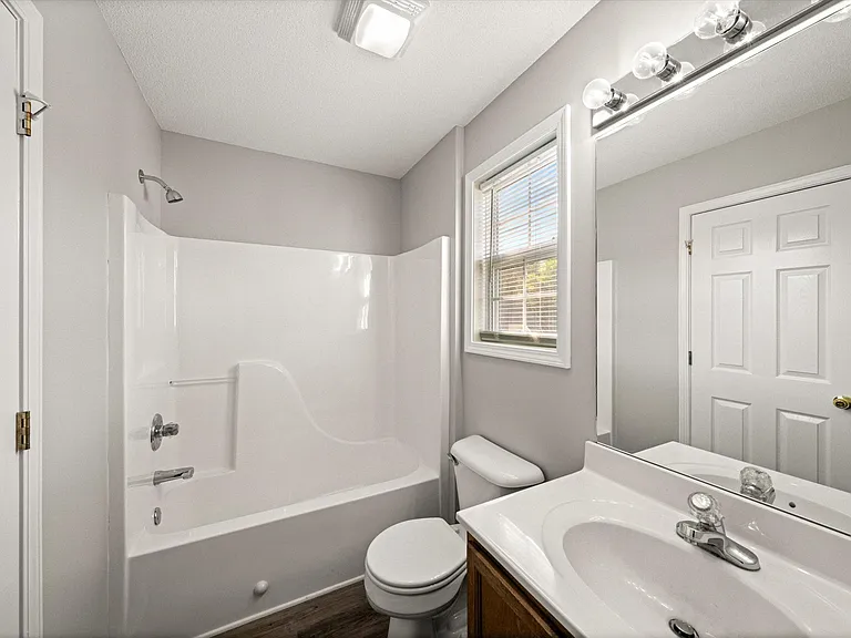 905 Hazelbrook Way — Photo 16