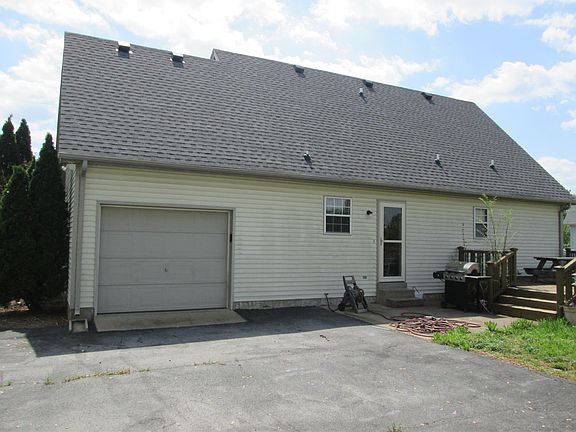 4th image of 2050 Cambridge Ct