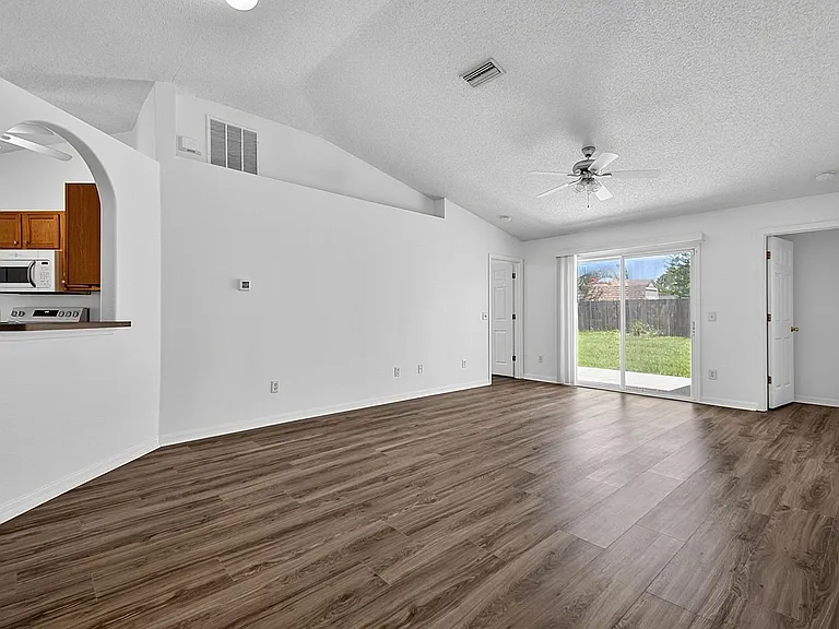 15 Renmont Ct — Photo 9