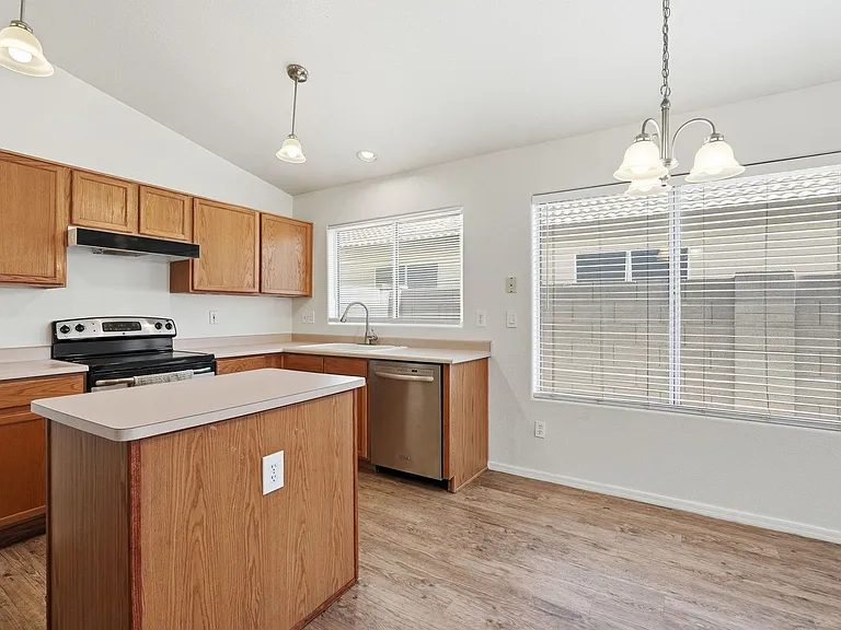 8621 W Shaw Butte Dr — Photo 16