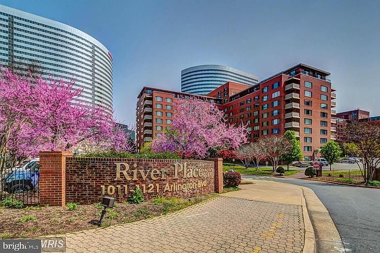 1st image of 1021 Arlington Blvd APT 538