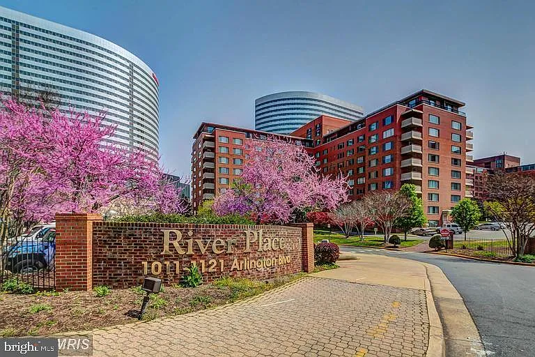 1021 Arlington Blvd #538