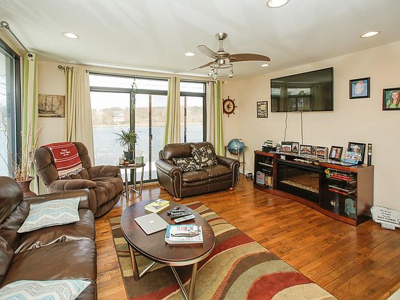 27142 oak dr-105