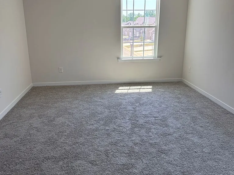 647 13th Avenue Dr NE — Photo 9
