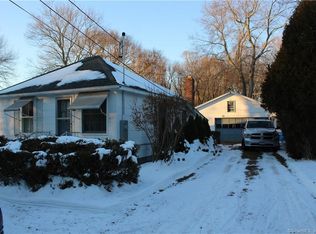 33 Quarry Rd, Waterford, CT 06385