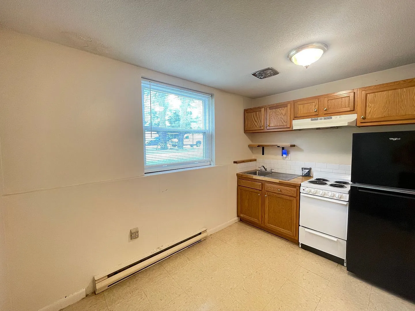 Studio, 1.0 bath, 358 sqft, $1,295 — Photo 2