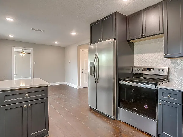 2932 Travis Ave — Photo 15