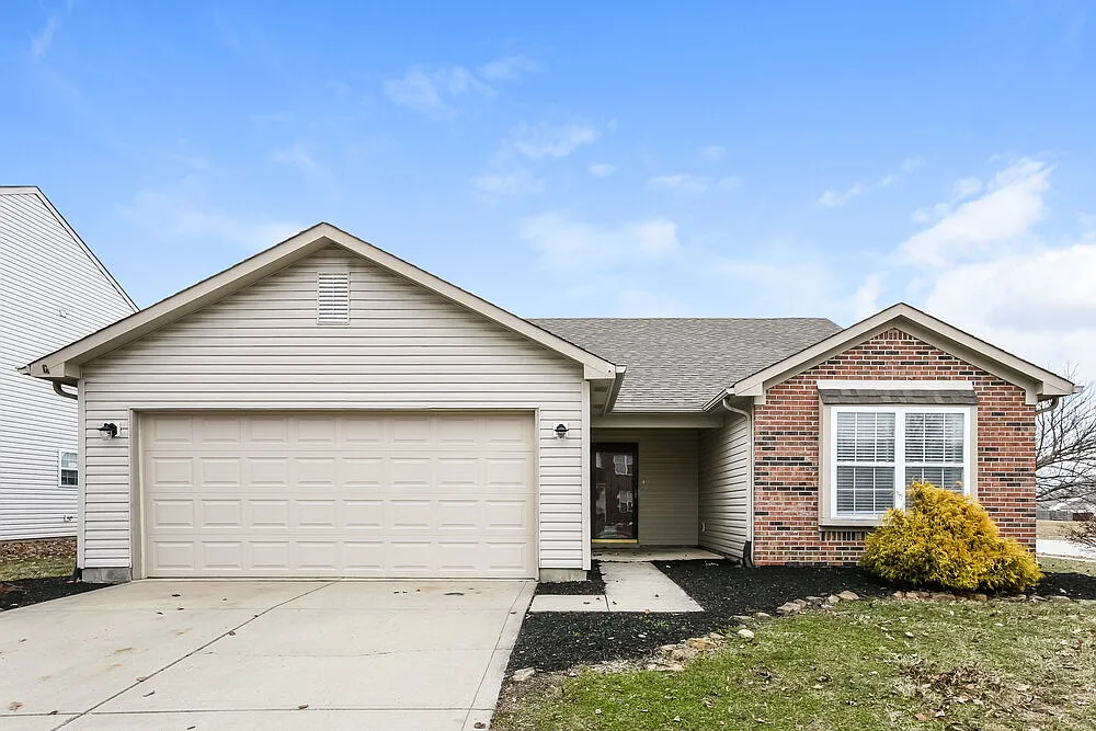 3 bed, 2.0 bath, 1408 sqft, $1,955 — Photo 1