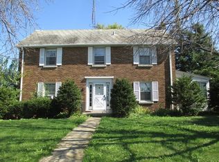 1135 N Main St, Elburn, IL 60119