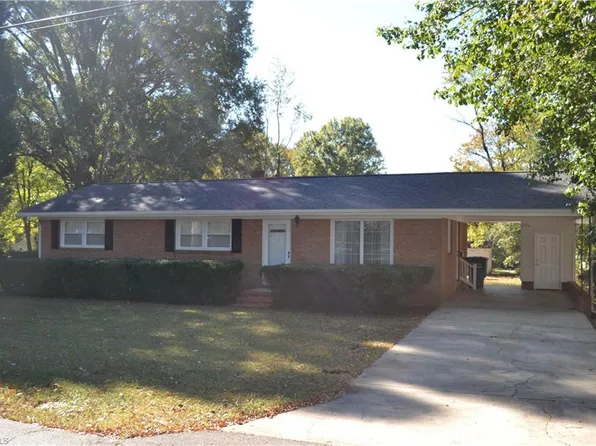 723 Virginia St, Mayodan, NC 27027