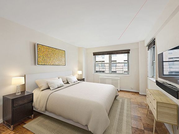 4th image of 211 E 53rd St APT 6D