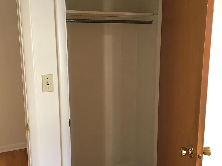302 Kenwood Ave #1 — Photo 10
