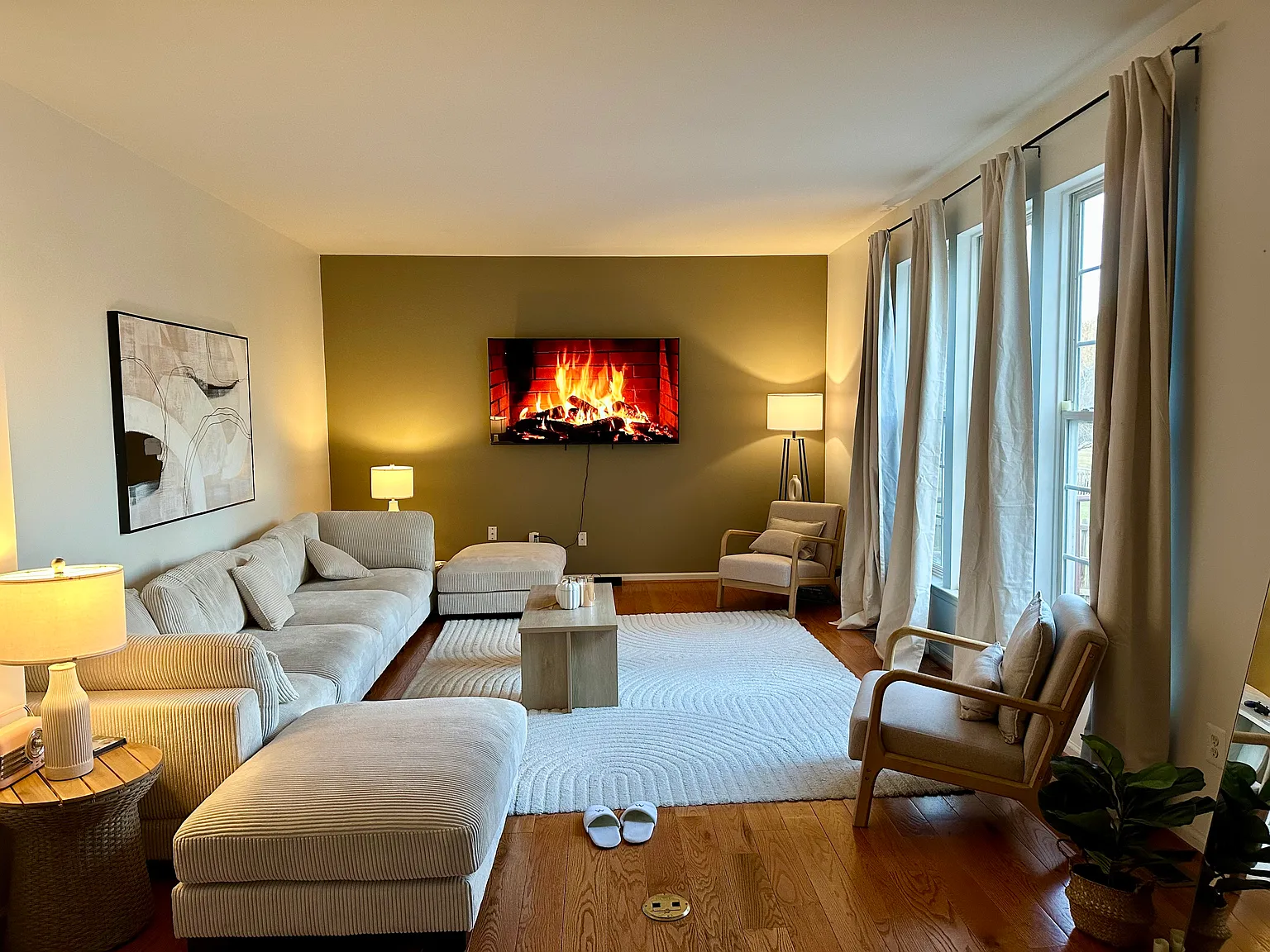 3 bed, 2697 sqft, $3,750 — Photo 2