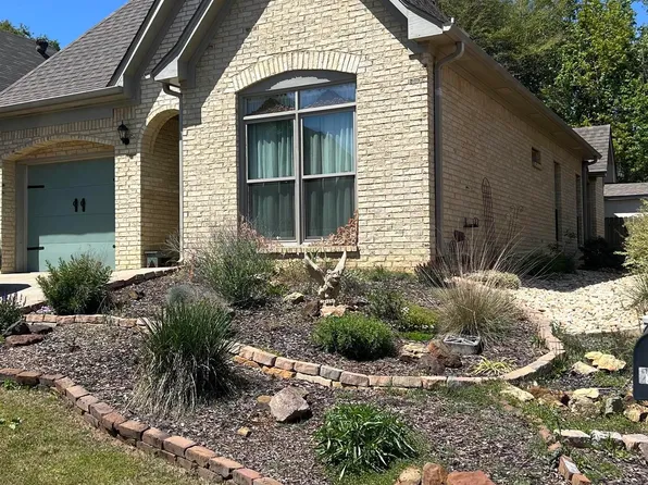 2036 Tudor Ln, Moody, AL 35004