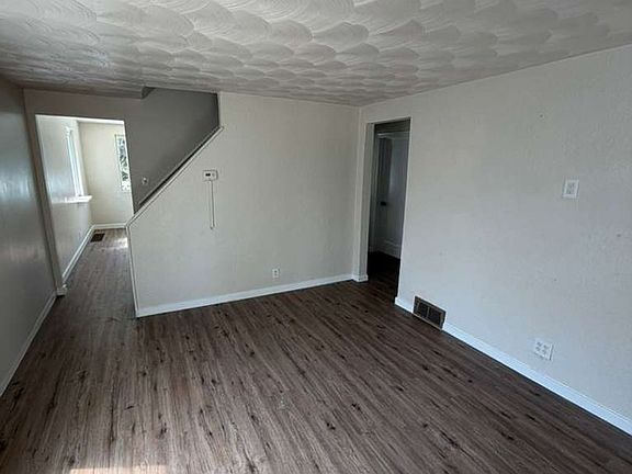 4th image of 62 Highland View St