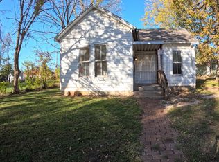 1021 E Blaine Street, Springfield, MO 65803