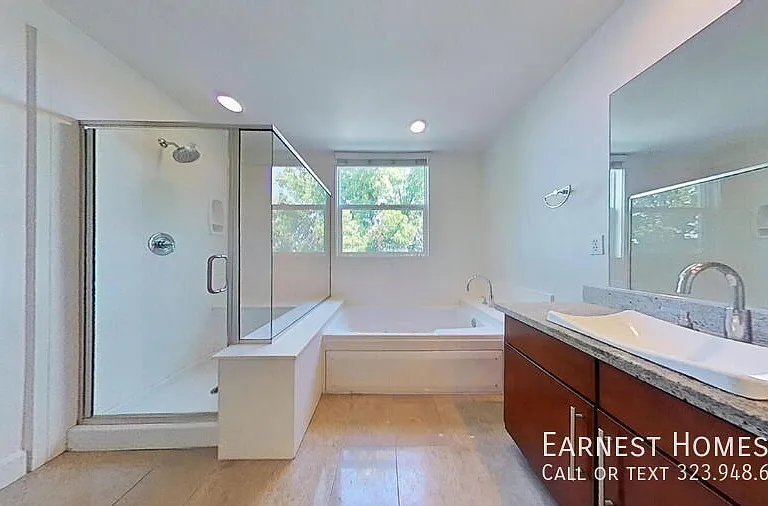 14412 Killion St #401 — Photo 22