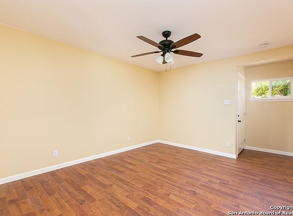 5th image of 522 Stimmel St