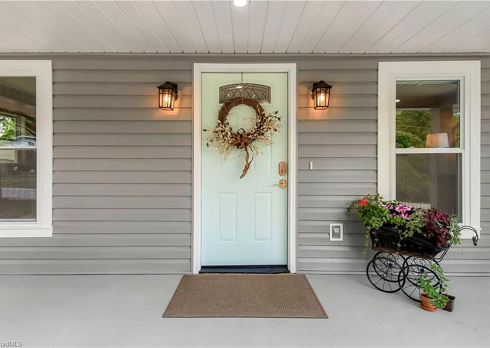 1st image of 307 Wayside Dr