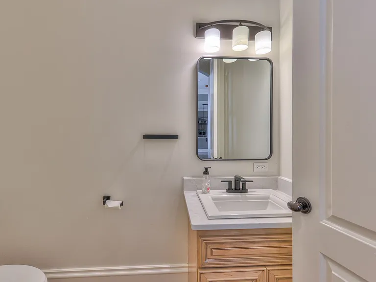 4100A Oriole Pl — Photo 42