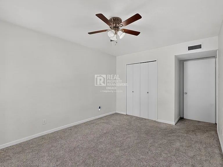 4548 Newcombe Dr — Photo 29