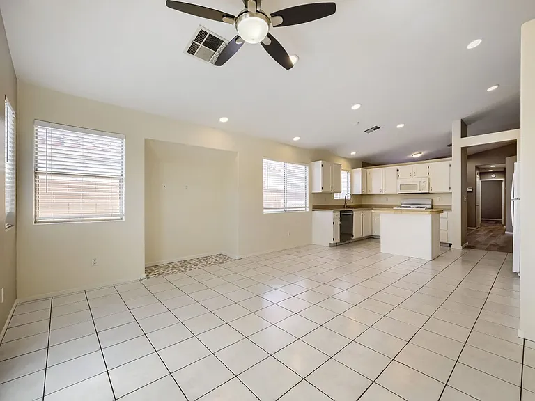 5900 Round Castle St — Photo 4