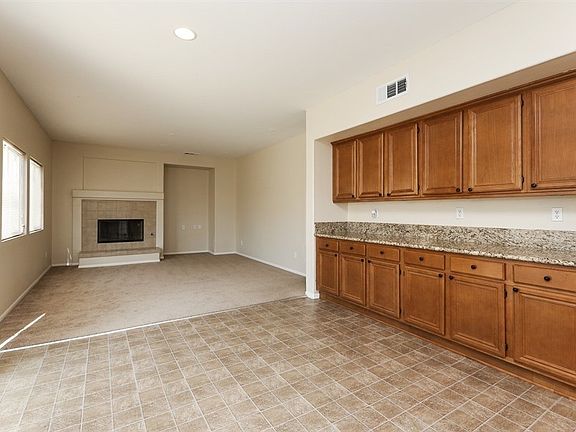 5th image of 3062 Topaz Ln