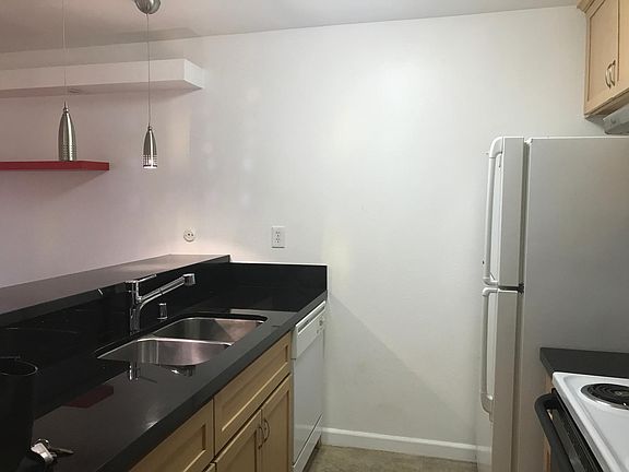 3rd image of 1551 Southgate Ave APT 351