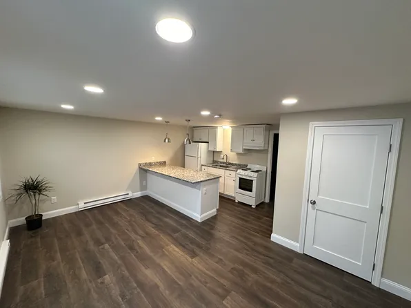 61 River Rd #3, Stratham, NH 03885