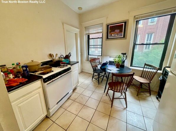 9 Charter St APT 2