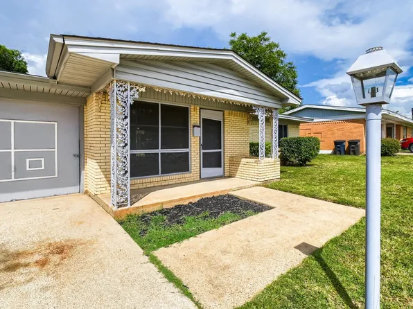 1405 Oak Grove Rd, Fort Worth, TX 76134