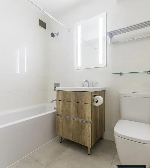 230 E 30th St #13E — Photo 6