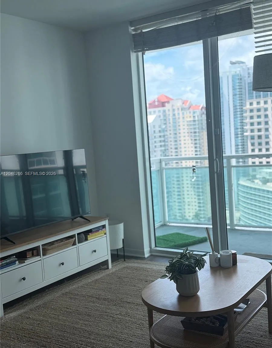 2 bed, 986 sqft, $4,850 — Photo 4