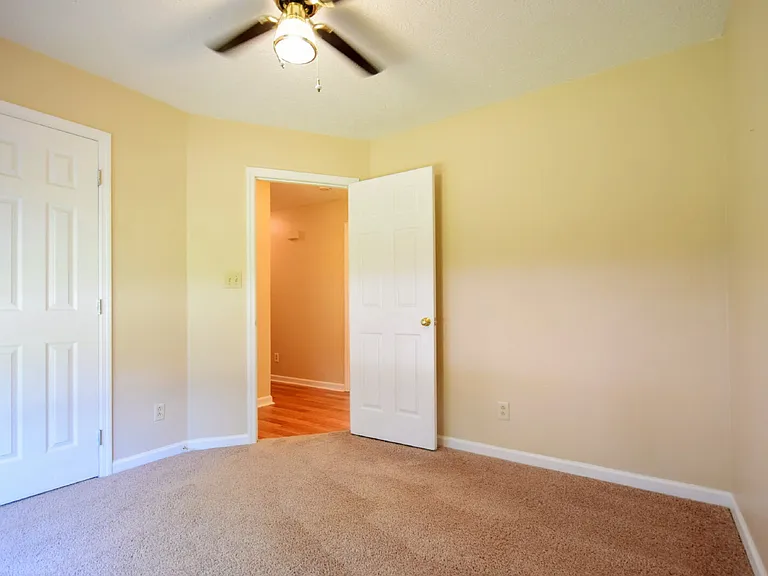 5050 Summer Ridge Rd — Photo 8