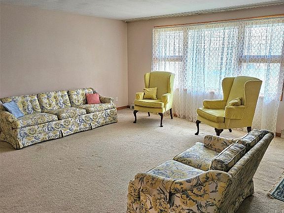 3rd image of 898 Vestal Ave