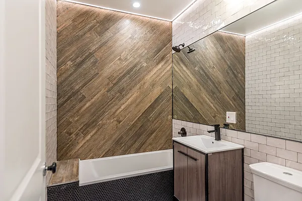 Rented by Nooklyn NYC LLC | media 16