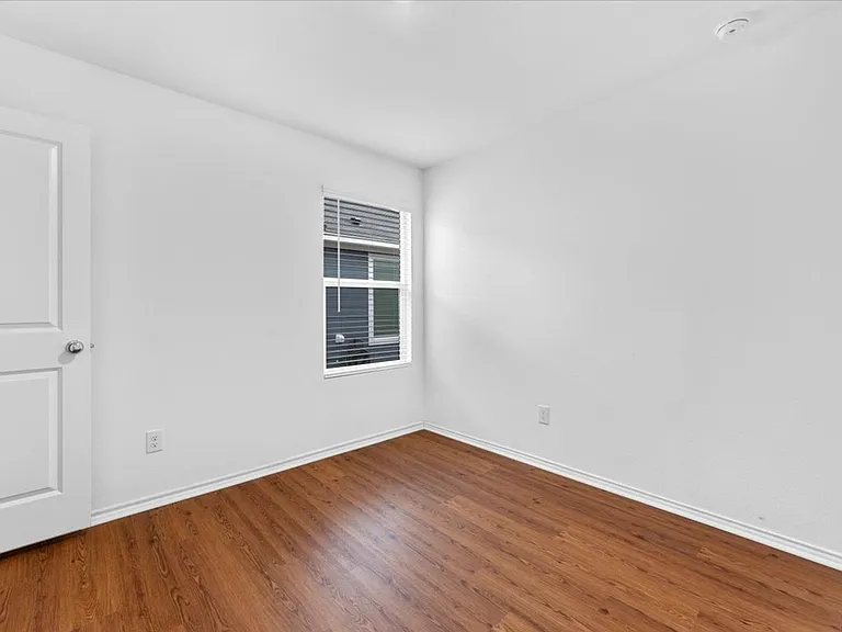 211 Herman Ln — Photo 15