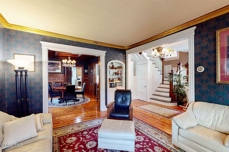 3rd image of 1520 Union Street