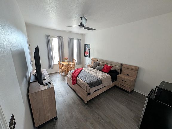 5th image of 326 Monroe Cir