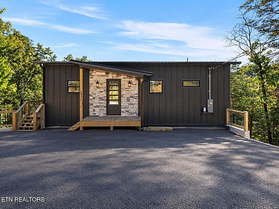 2nd image of 1731 Bluff Ridge Rd