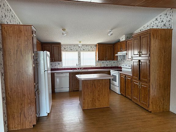 5th image of 450 SE 144th Ave