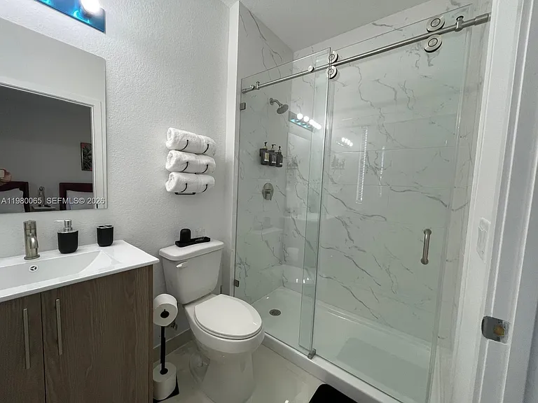 302 NW 11th Ct — Photo 51
