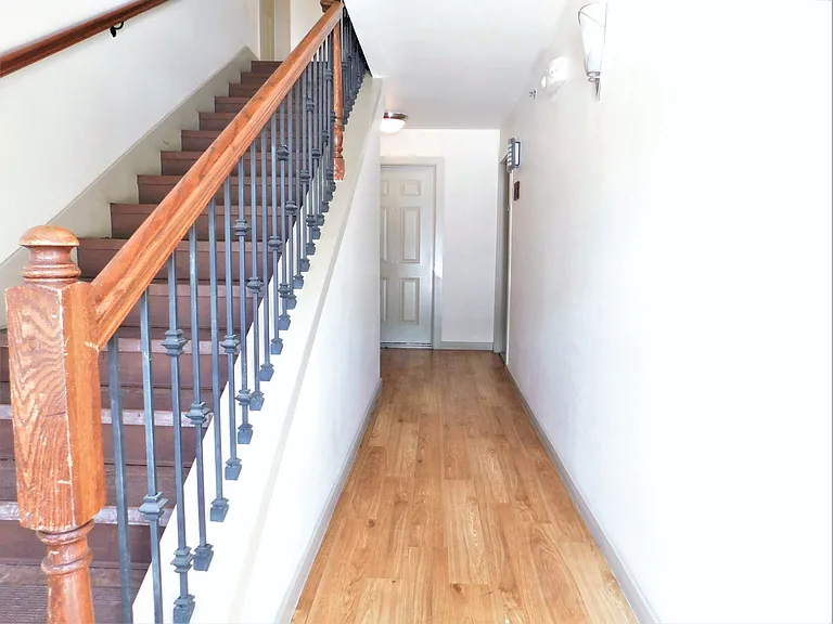 1512 N Elm St #302 — Photo 3