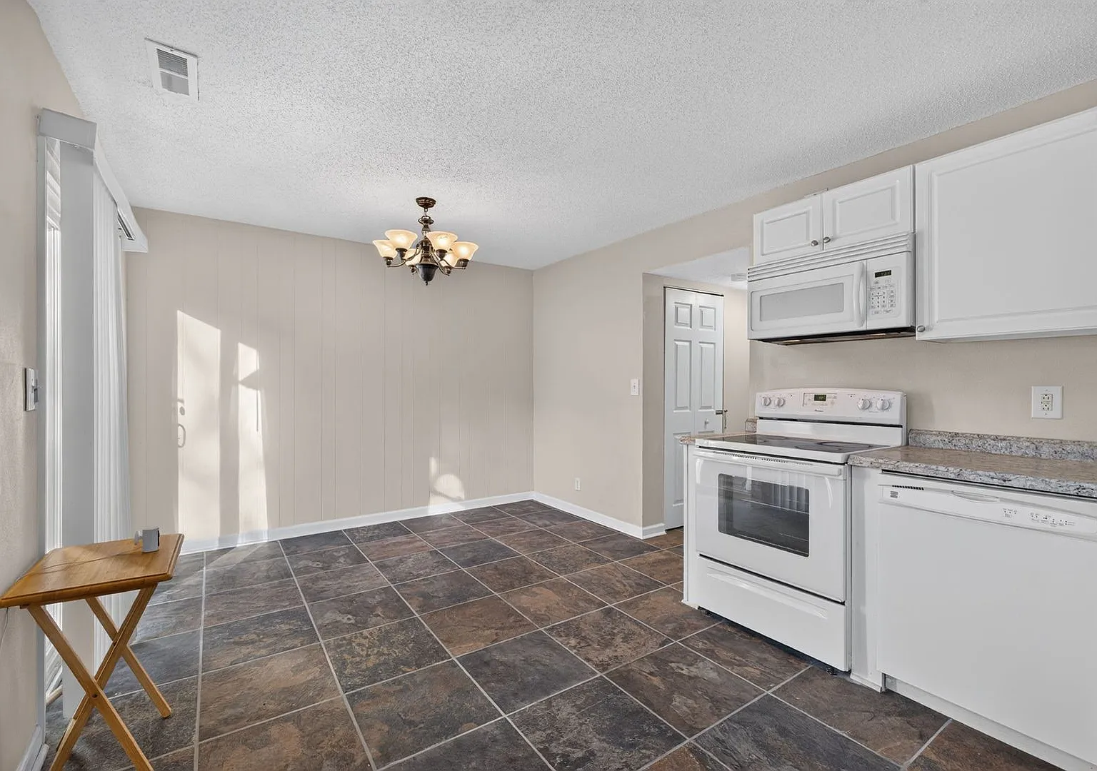 Breslaw Ct - 3061 — Photo 4
