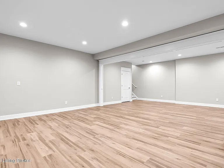 6204 Moonseed St — Photo 45