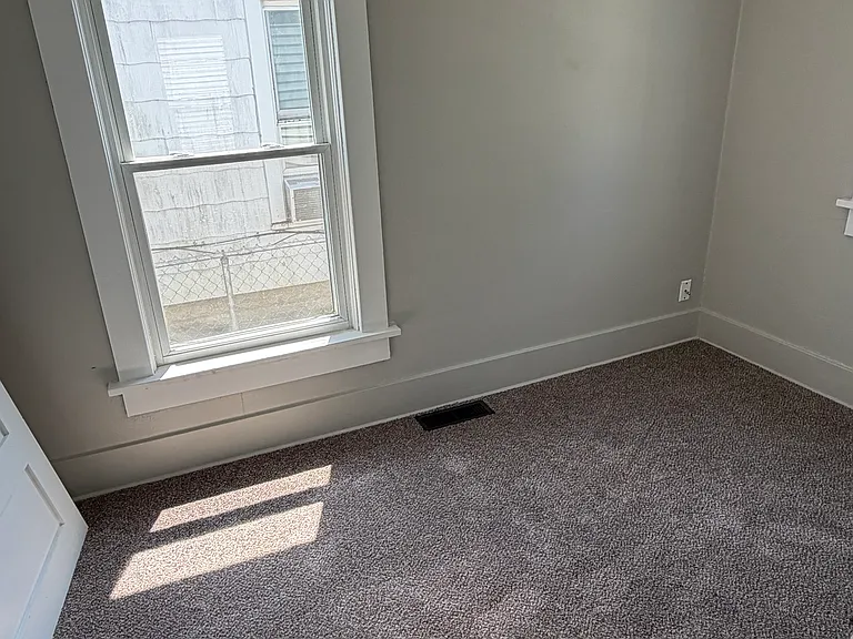 532 S Franklin St — Photo 3