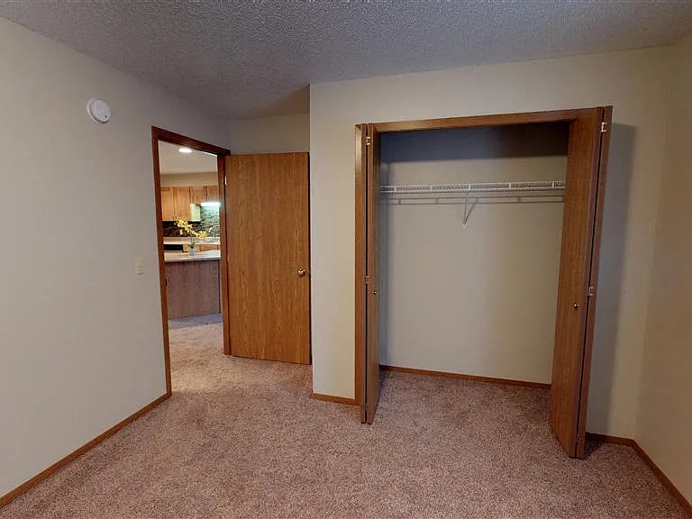Oxbow Park Apartments — Photo 17
